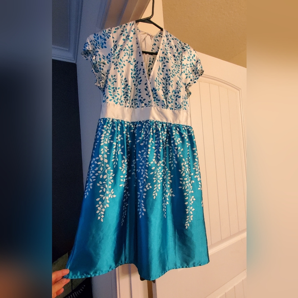 Guess Blue and White Dress Size L